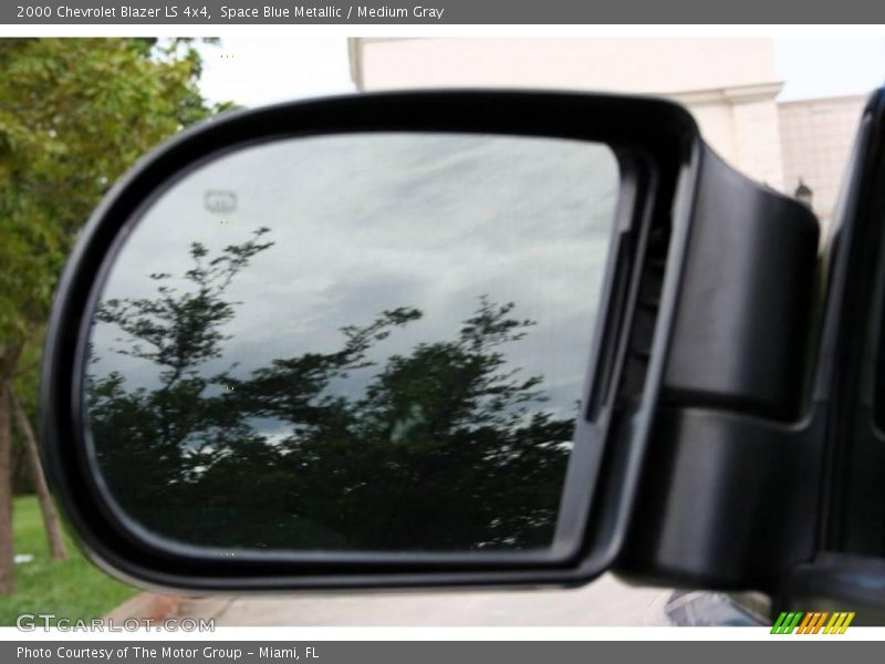 Space Blue Metallic / Medium Gray 2000 Chevrolet Blazer LS 4x4
