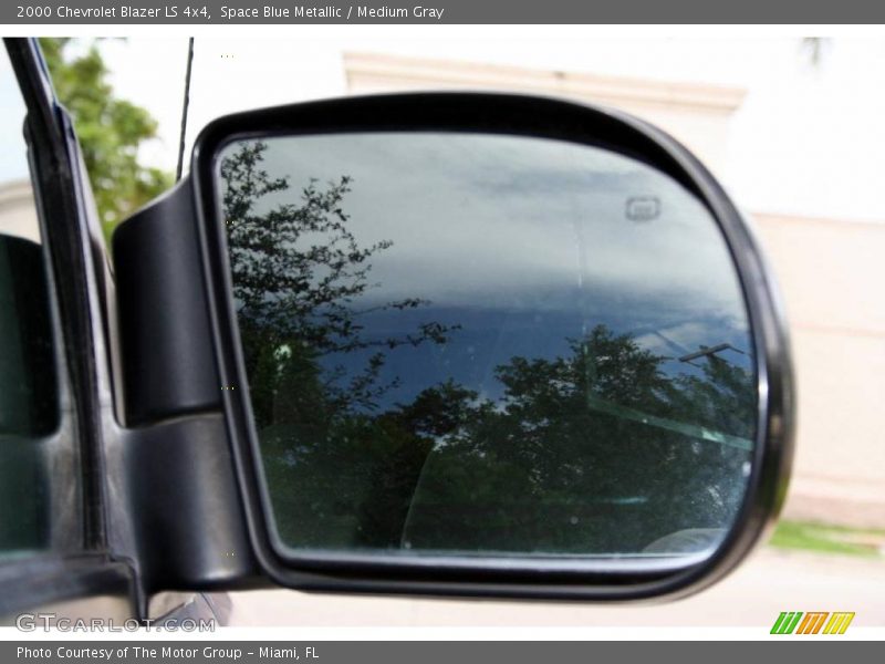 Space Blue Metallic / Medium Gray 2000 Chevrolet Blazer LS 4x4