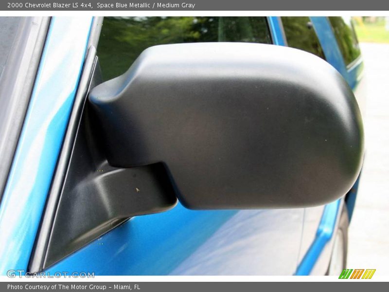 Space Blue Metallic / Medium Gray 2000 Chevrolet Blazer LS 4x4