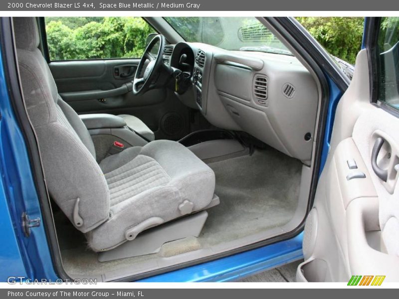 Space Blue Metallic / Medium Gray 2000 Chevrolet Blazer LS 4x4