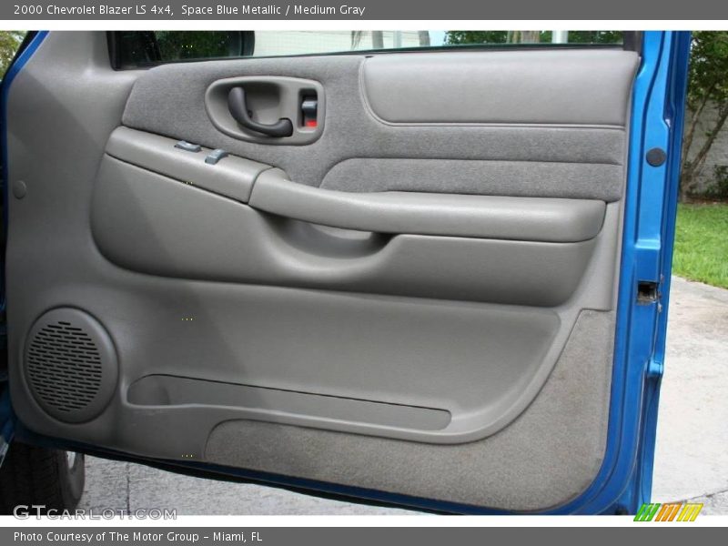 Space Blue Metallic / Medium Gray 2000 Chevrolet Blazer LS 4x4