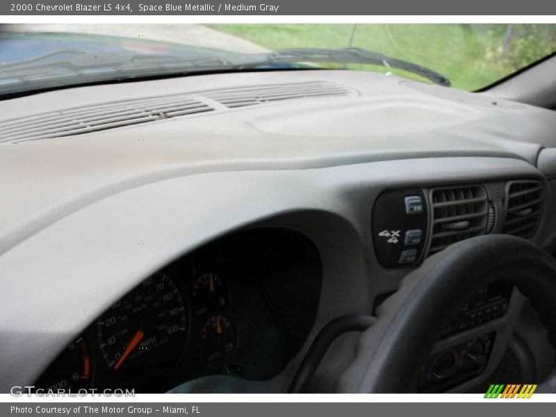 Space Blue Metallic / Medium Gray 2000 Chevrolet Blazer LS 4x4