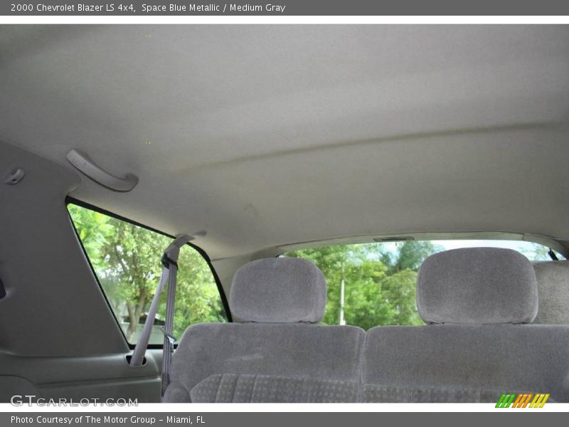 Space Blue Metallic / Medium Gray 2000 Chevrolet Blazer LS 4x4