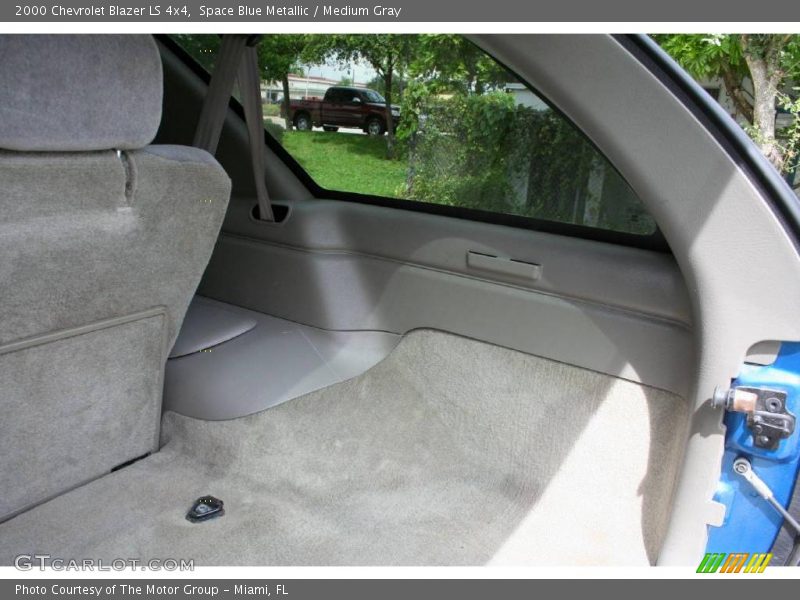 Space Blue Metallic / Medium Gray 2000 Chevrolet Blazer LS 4x4