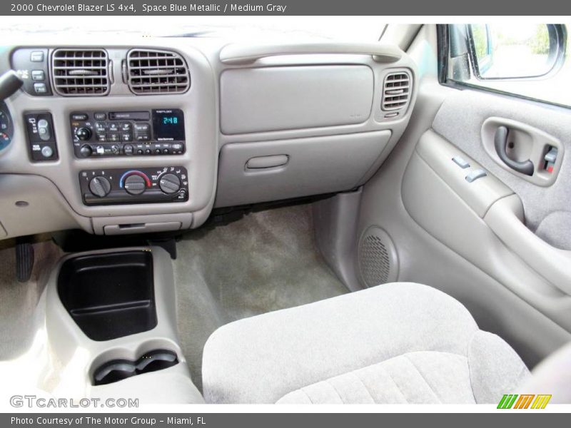 Space Blue Metallic / Medium Gray 2000 Chevrolet Blazer LS 4x4