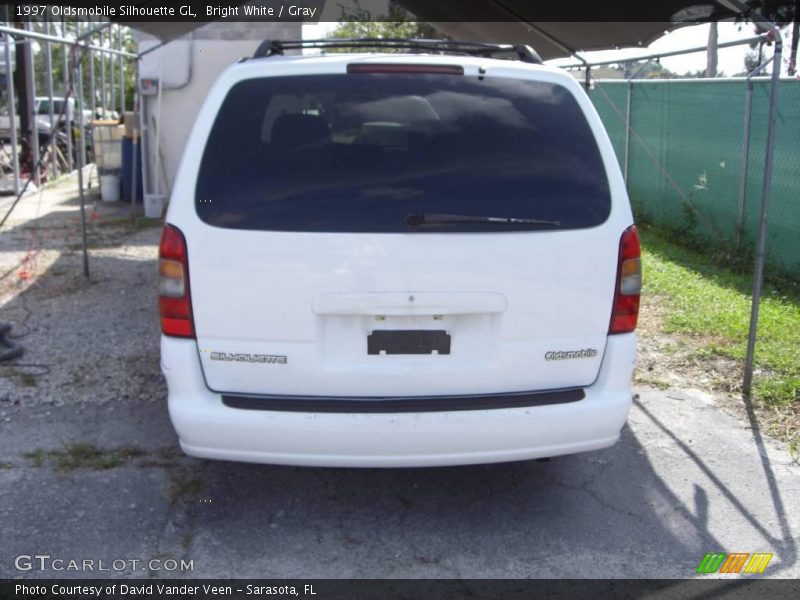 Bright White / Gray 1997 Oldsmobile Silhouette GL