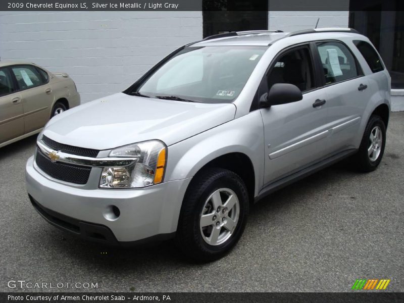 Silver Ice Metallic / Light Gray 2009 Chevrolet Equinox LS