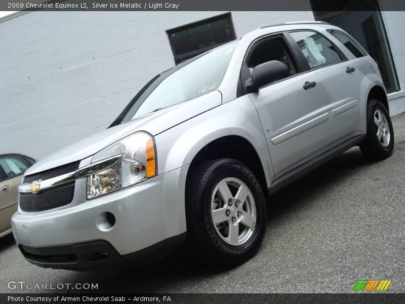 Silver Ice Metallic / Light Gray 2009 Chevrolet Equinox LS