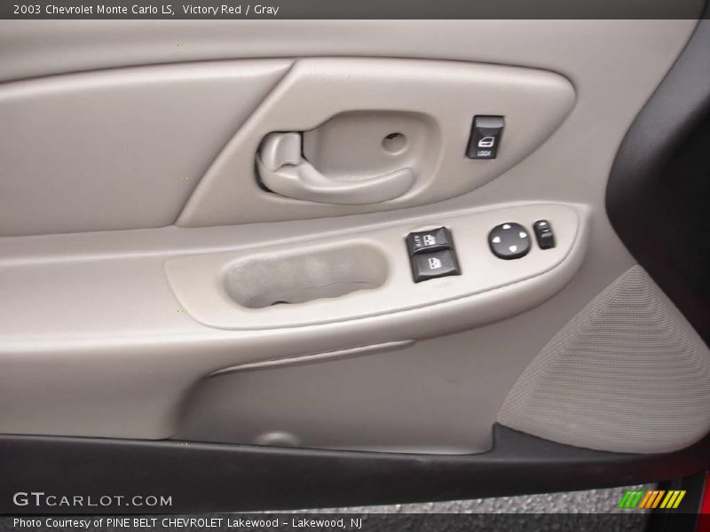 Victory Red / Gray 2003 Chevrolet Monte Carlo LS