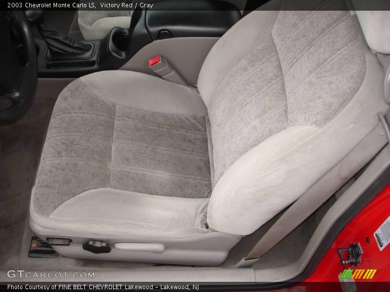 Victory Red / Gray 2003 Chevrolet Monte Carlo LS