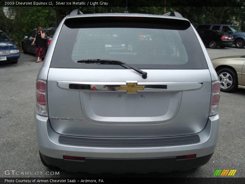 Silver Ice Metallic / Light Gray 2009 Chevrolet Equinox LS