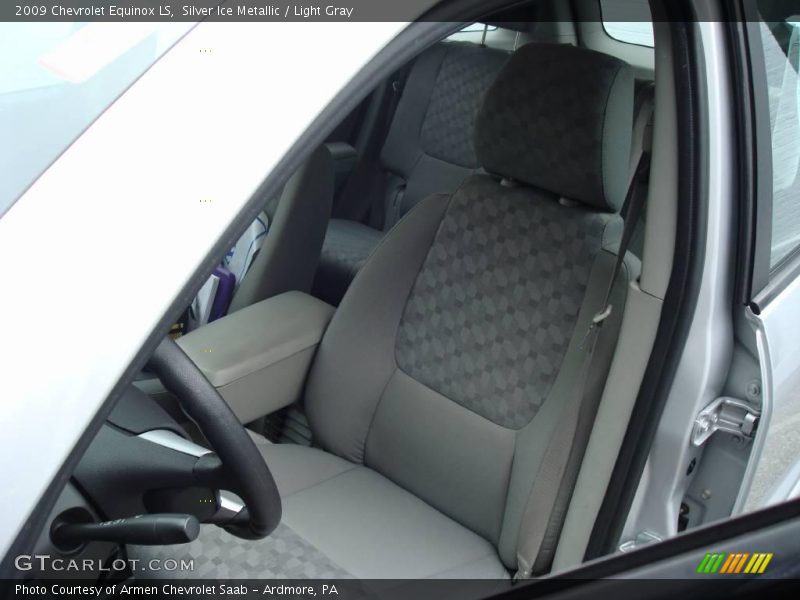 Silver Ice Metallic / Light Gray 2009 Chevrolet Equinox LS