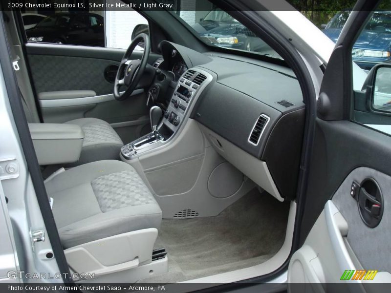 Silver Ice Metallic / Light Gray 2009 Chevrolet Equinox LS