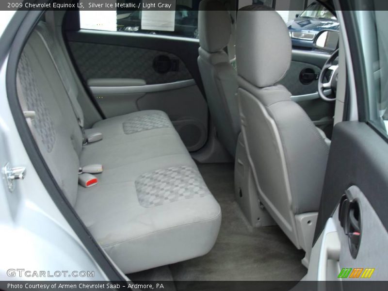 Silver Ice Metallic / Light Gray 2009 Chevrolet Equinox LS