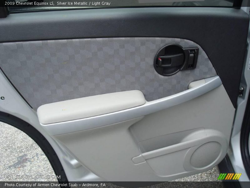 Silver Ice Metallic / Light Gray 2009 Chevrolet Equinox LS