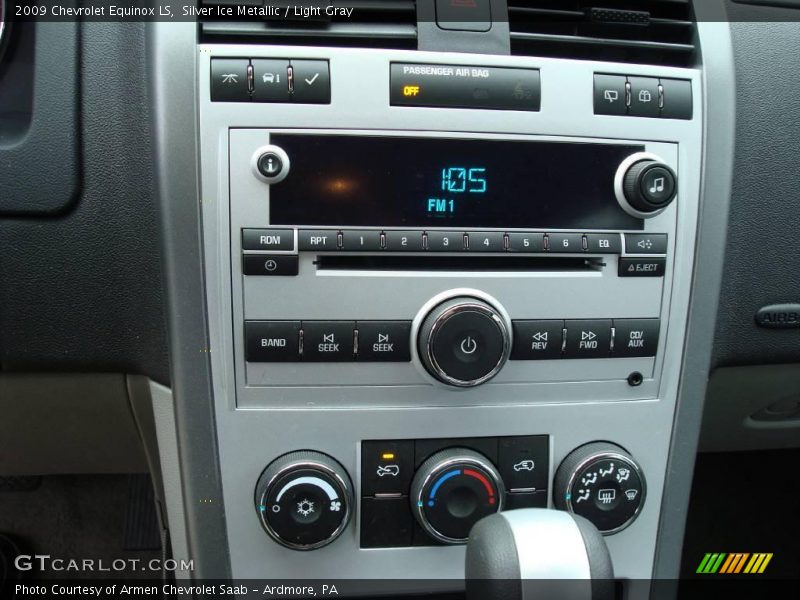 Silver Ice Metallic / Light Gray 2009 Chevrolet Equinox LS