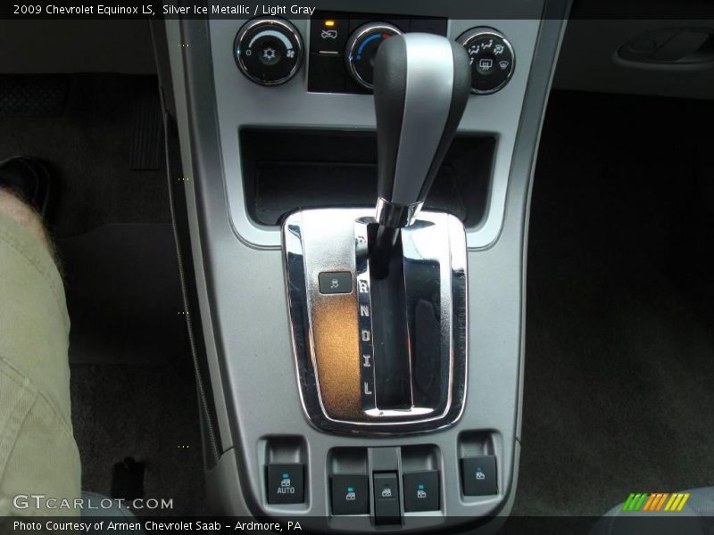 Silver Ice Metallic / Light Gray 2009 Chevrolet Equinox LS