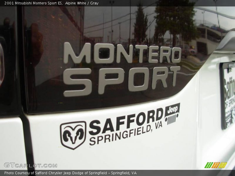 Alpine White / Gray 2001 Mitsubishi Montero Sport ES