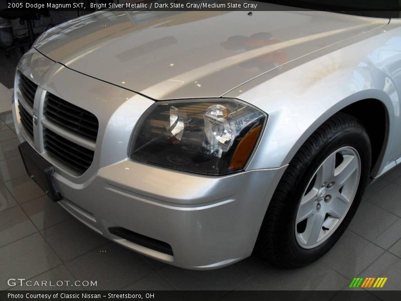 Bright Silver Metallic / Dark Slate Gray/Medium Slate Gray 2005 Dodge Magnum SXT