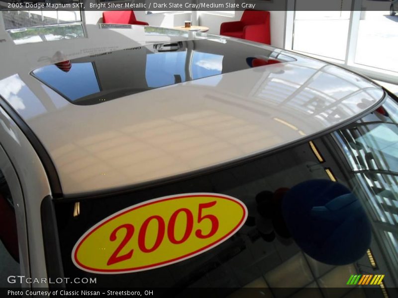 Bright Silver Metallic / Dark Slate Gray/Medium Slate Gray 2005 Dodge Magnum SXT