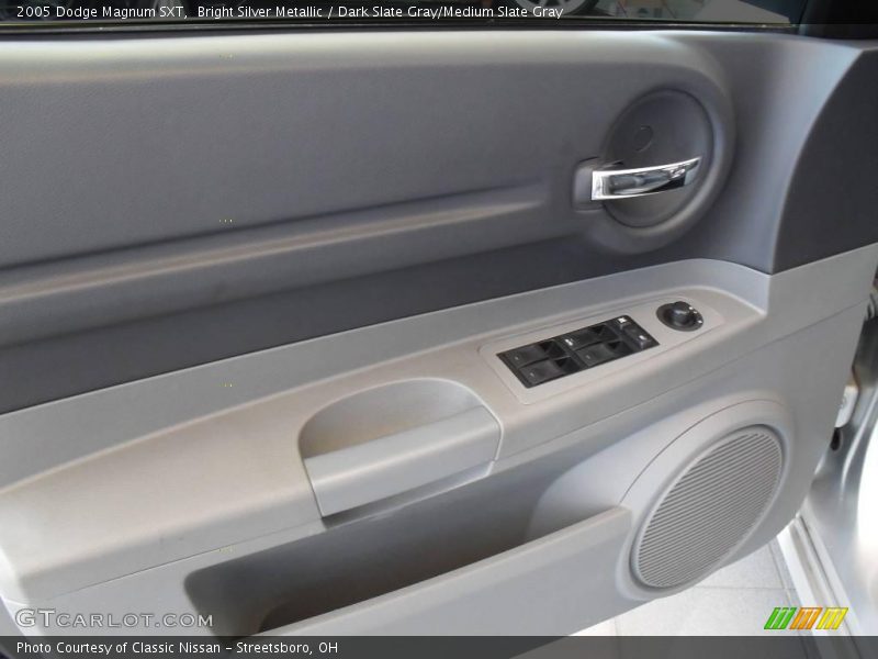 Bright Silver Metallic / Dark Slate Gray/Medium Slate Gray 2005 Dodge Magnum SXT