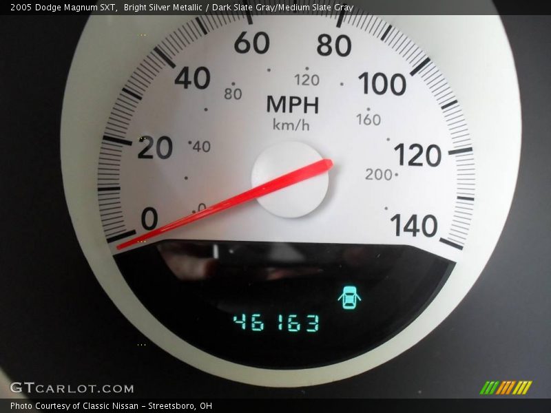 Bright Silver Metallic / Dark Slate Gray/Medium Slate Gray 2005 Dodge Magnum SXT
