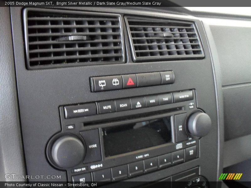 Bright Silver Metallic / Dark Slate Gray/Medium Slate Gray 2005 Dodge Magnum SXT