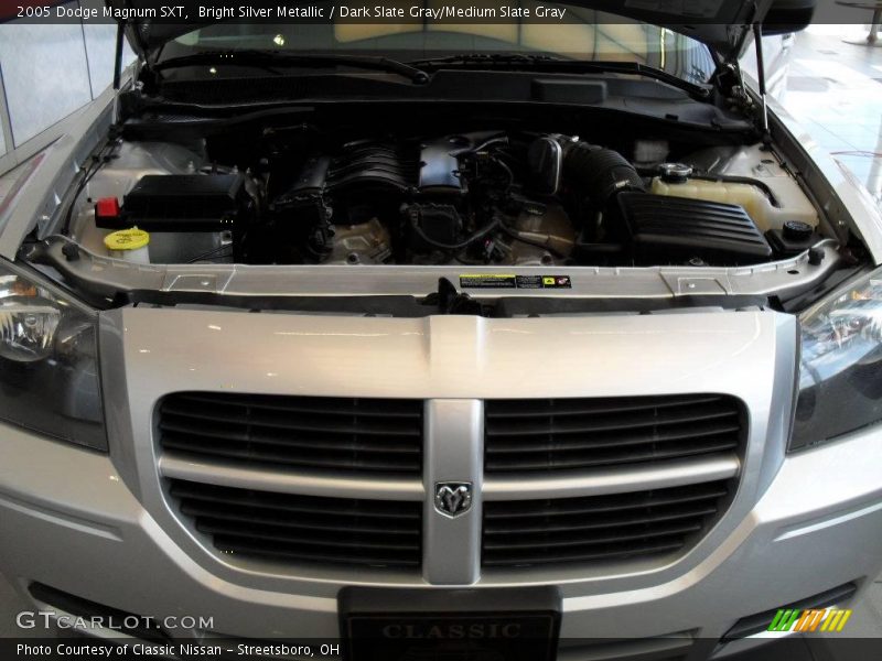 Bright Silver Metallic / Dark Slate Gray/Medium Slate Gray 2005 Dodge Magnum SXT