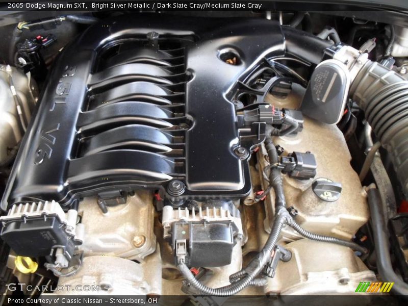 Bright Silver Metallic / Dark Slate Gray/Medium Slate Gray 2005 Dodge Magnum SXT