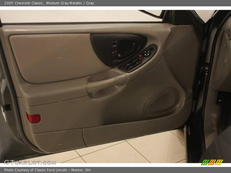 Medium Gray Metallic / Gray 2005 Chevrolet Classic