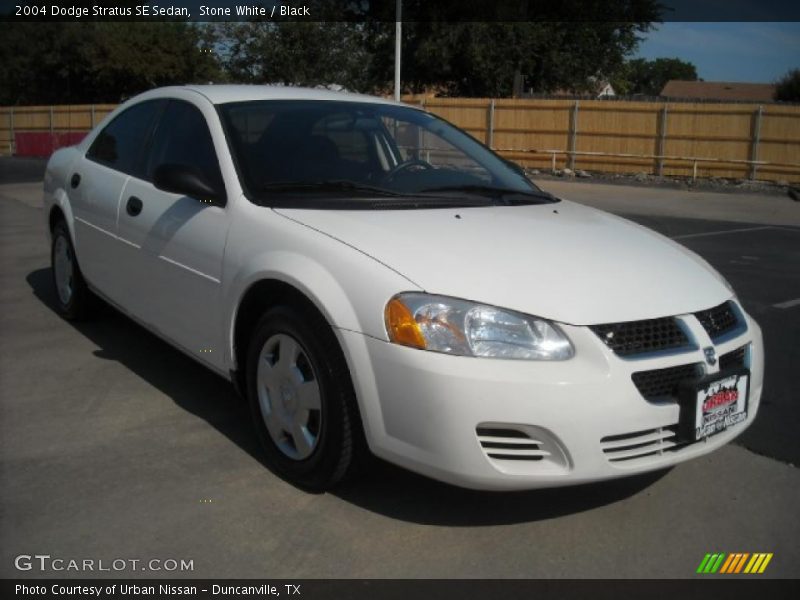 Stone White / Black 2004 Dodge Stratus SE Sedan