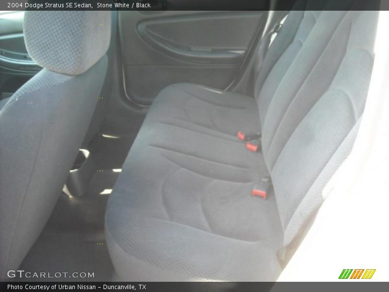 Stone White / Black 2004 Dodge Stratus SE Sedan