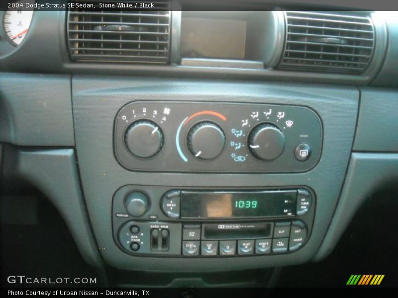 Stone White / Black 2004 Dodge Stratus SE Sedan