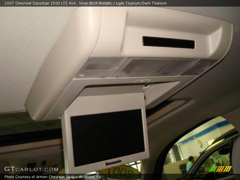 Silver Birch Metallic / Light Titanium/Dark Titanium 2007 Chevrolet Suburban 1500 LTZ 4x4