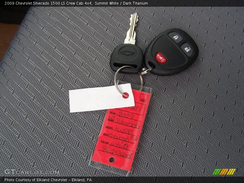 Summit White / Dark Titanium 2009 Chevrolet Silverado 1500 LS Crew Cab 4x4