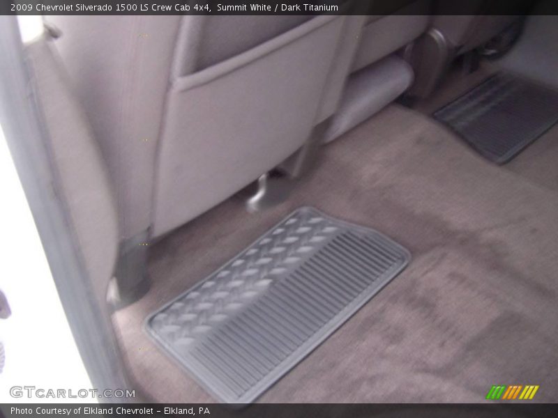 Summit White / Dark Titanium 2009 Chevrolet Silverado 1500 LS Crew Cab 4x4