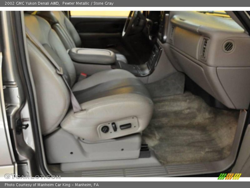 Pewter Metallic / Stone Gray 2002 GMC Yukon Denali AWD