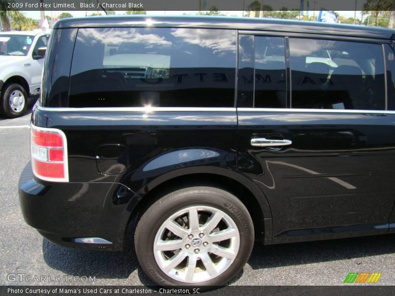 Black / Charcoal Black 2009 Ford Flex Limited
