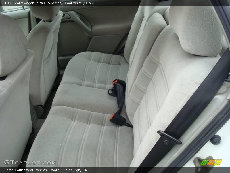 Cool White / Grey 1997 Volkswagen Jetta GLS Sedan