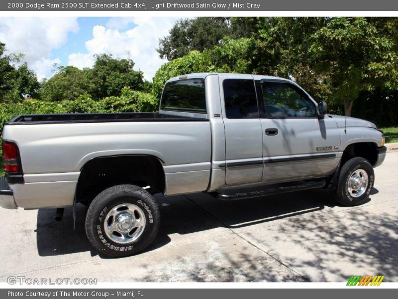 Light Driftwood Satin Glow / Mist Gray 2000 Dodge Ram 2500 SLT Extended Cab 4x4