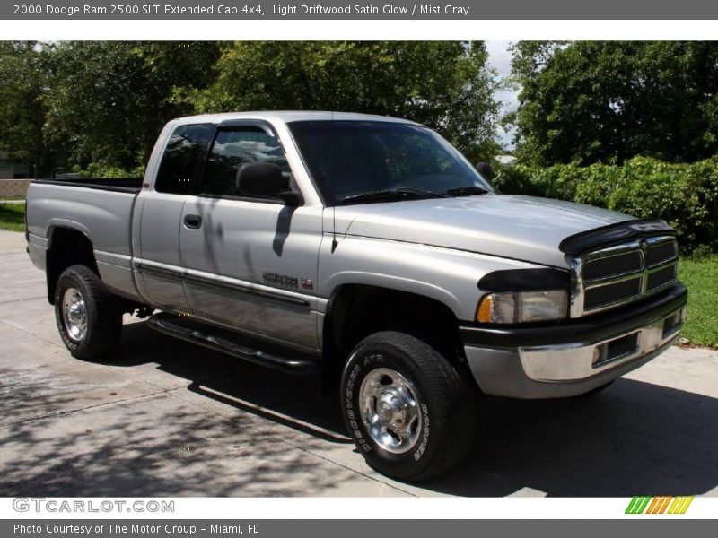 Light Driftwood Satin Glow / Mist Gray 2000 Dodge Ram 2500 SLT Extended Cab 4x4