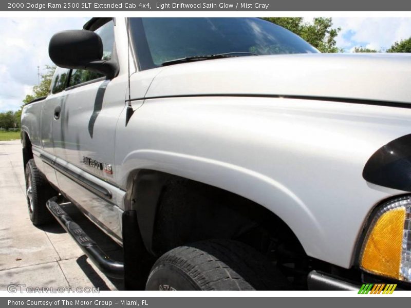 Light Driftwood Satin Glow / Mist Gray 2000 Dodge Ram 2500 SLT Extended Cab 4x4