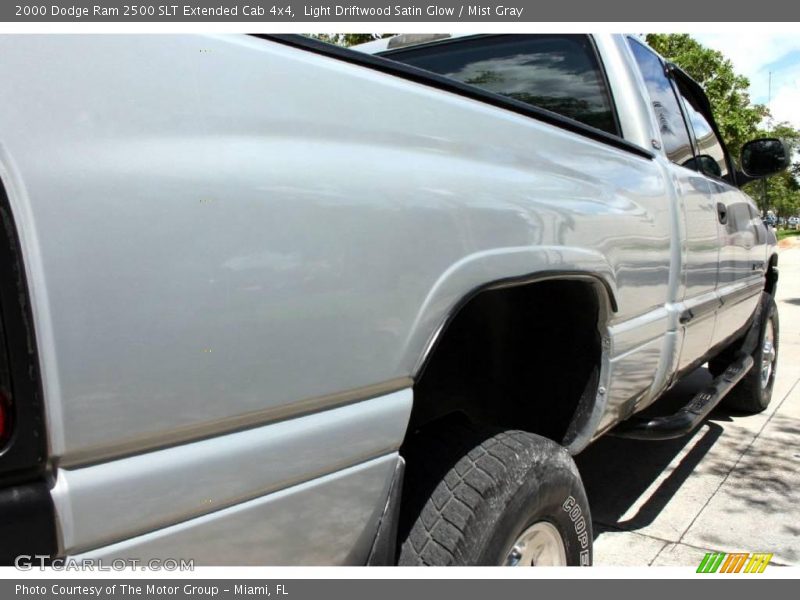 Light Driftwood Satin Glow / Mist Gray 2000 Dodge Ram 2500 SLT Extended Cab 4x4