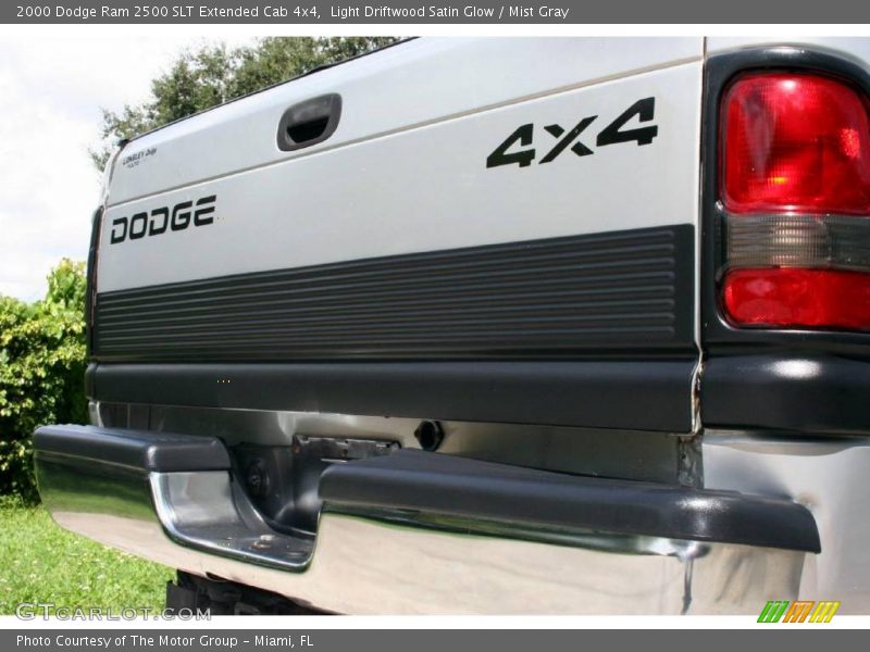 Light Driftwood Satin Glow / Mist Gray 2000 Dodge Ram 2500 SLT Extended Cab 4x4
