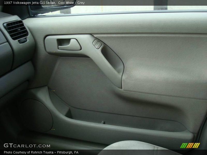 Cool White / Grey 1997 Volkswagen Jetta GLS Sedan