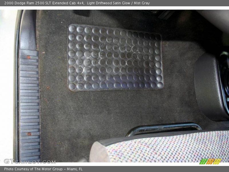Light Driftwood Satin Glow / Mist Gray 2000 Dodge Ram 2500 SLT Extended Cab 4x4
