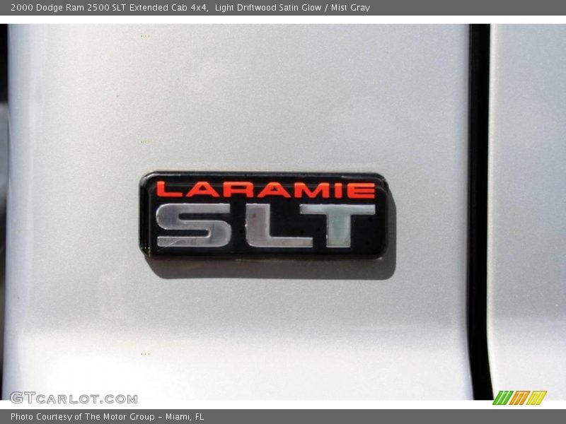 Light Driftwood Satin Glow / Mist Gray 2000 Dodge Ram 2500 SLT Extended Cab 4x4