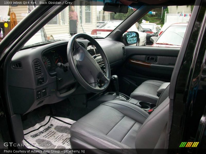 Black Obsidian / Grey 1999 Infiniti QX4 4x4