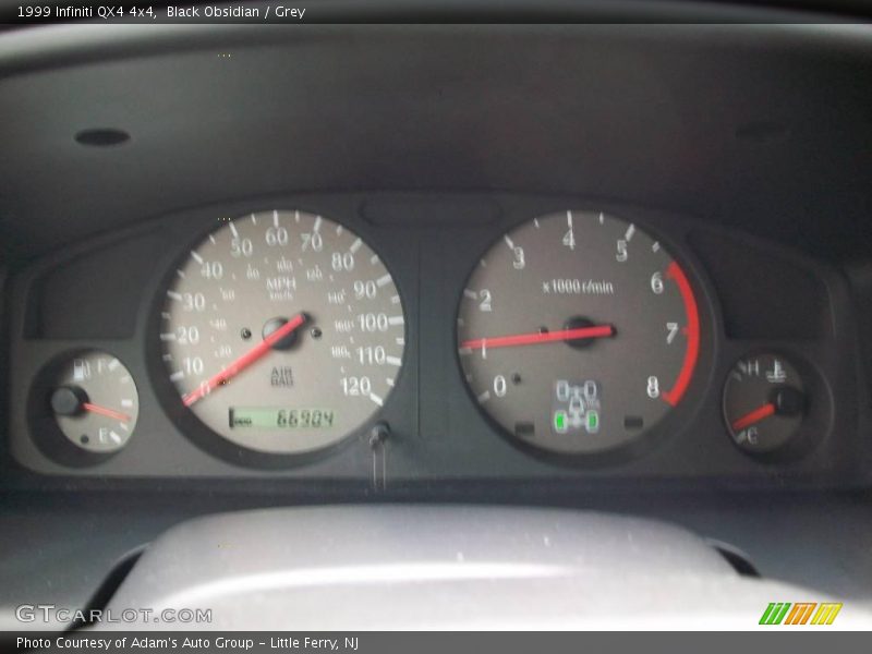Black Obsidian / Grey 1999 Infiniti QX4 4x4