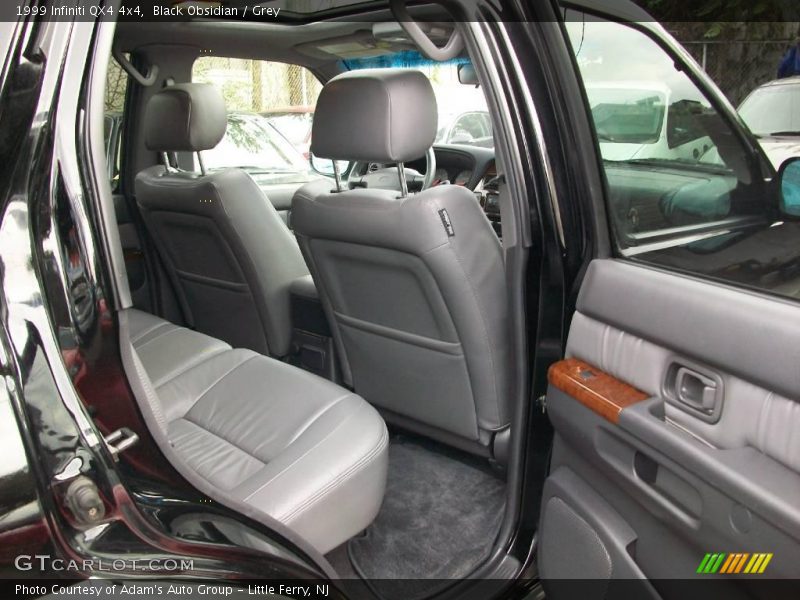 Black Obsidian / Grey 1999 Infiniti QX4 4x4
